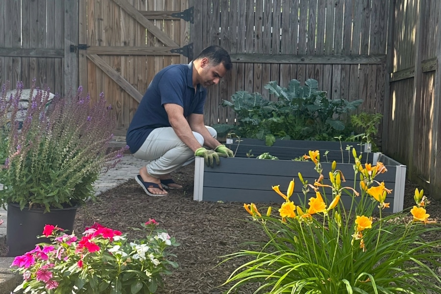 Tips to prevent back pain while gardening